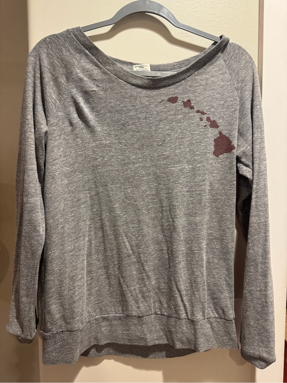 Women's Gray Long-Sleeve Pullover with Maroon Island Graphic